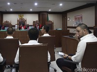 Saksi Ungkap Ammar Zoni dkk Edarkan Narkotika di Rutan Pakai Aplikasi Zangi