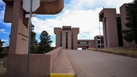 Gedung Pusat Penelitian Atmosfer Nasional (NCAR) di Boulder, Colorado. Langkah ini merupakan upaya terbaru pemerintahan Trump untuk melemahkan penelitian AS terkait perubahan iklim serta lembaga-lembaga federal yang sebelumnya telah bekerja pada penelitian terkait iklim dan regulasi gas rumah kaca. REUTERS/Mark Makela