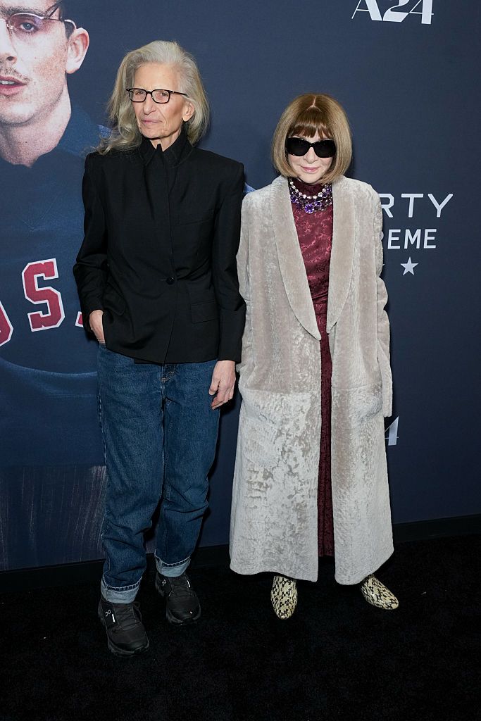 Premier 'Marty Supreme' di New York City Julia Fox, Annie Leibovitz and Anna Wintour at A24's