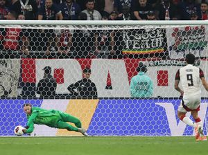 Video 4 Kali Gagalkan Penalti, Kiper Cadangan Bawa PSG Juara Piala Interkontinental
