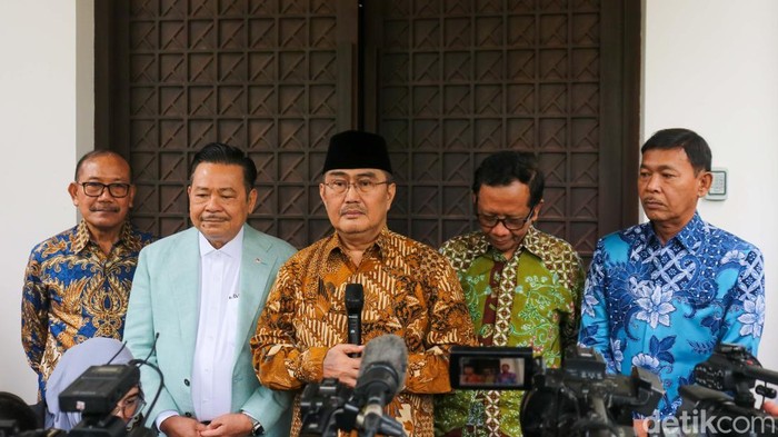 Komisi Percepatan Reformasi Polri menggelar Rapat Pleno I di Jakarta, Kamis (18/12/2025), setelah satu bulan menghimpun masukan dari berbagai daerah di Indonesia, mulai dari Aceh hingga wilayah lain, dengan Papua yang belum menyampaikan aspirasi.