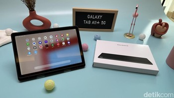 Samsung Galaxy Tab A11+ versi 5G dan Wi-Fi memiliki spesifikasi dan desain yang sama, hanya konektivitas nirkabelnya saja yang beda. Foto: Virgina Maulita Putri/detikINET