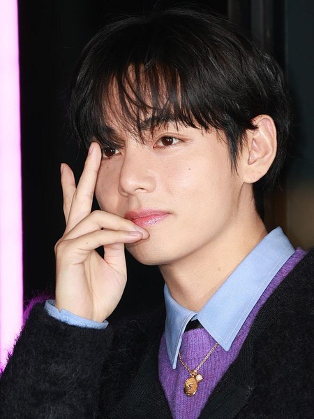 Adu Gaya Suzy, Park Bo Gum, dan V BTS Bersinar di Acara Akhir Tahun CELINE