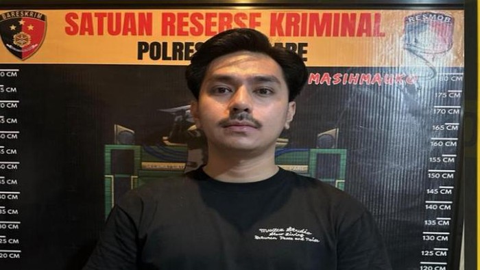 Tampang Pria Penganiaya Kurir di Parepare Usai Motor Saling Tabrakan