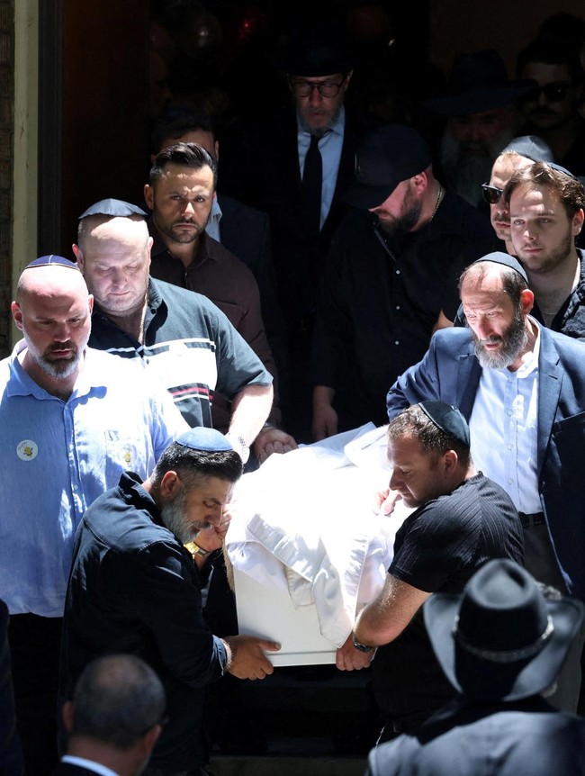 Tangis Iringi Pemakaman Matilda, Korban Termuda Penembakan Massal di Australia