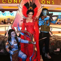 Di acara yang digelar di XXI Gandaria City, Jakarta Selatan, baru-baru ini, Tasya Farasya sukses mencuri atensi dengan gaun yang dirancang khusus untuknya. Influencer kecantikan ini muncul bak sosok penguasa dunia lain, selaras dengan atmosfer epik yang dihadirkan film tersebut. (Foto: Instagram/@tasyafarasya)