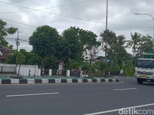 Polisi Klaten Buru 2 Mobil Penabrak Emak-emak di Prambanan