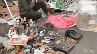 Aneka barang yang dijual di Pasar Loak.