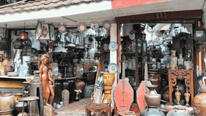 Pasar Jalan Surabaya, Pasar Antik Legendaris yang Mendunia
