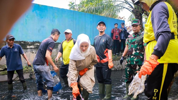 Walkot Agung Lanjutkan Gotong Royong Serentak, Minta RT-RW Terlibat Langsung