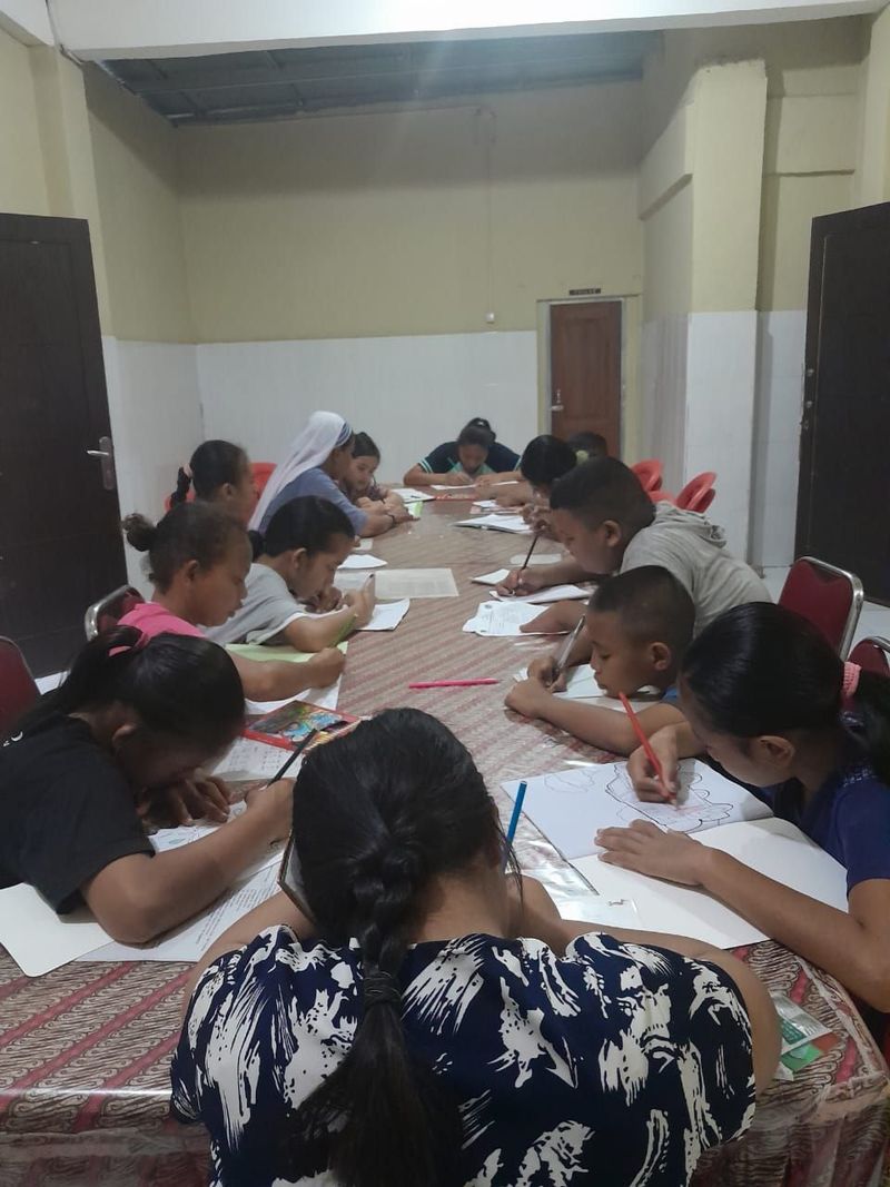 Anak-anak di Panti Asuhan Bakti Luhur di Waingapu