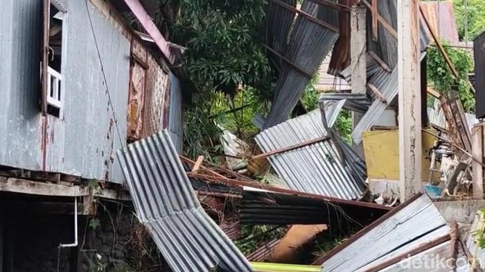 Angin Puting Beliung Terjang Bacukiki Barat Parepare, 6 Rumah Rusak Parah