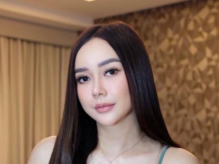 Dikabarkan Punya Hubungan dengan Ridwan Kamil, Aura Kasih Bantah