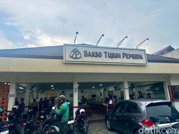 Bakso Tujuh Pemuda