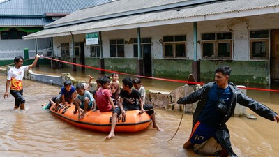 Banjir Kian Meluas, Enam Kecamatan di Serang Terendam