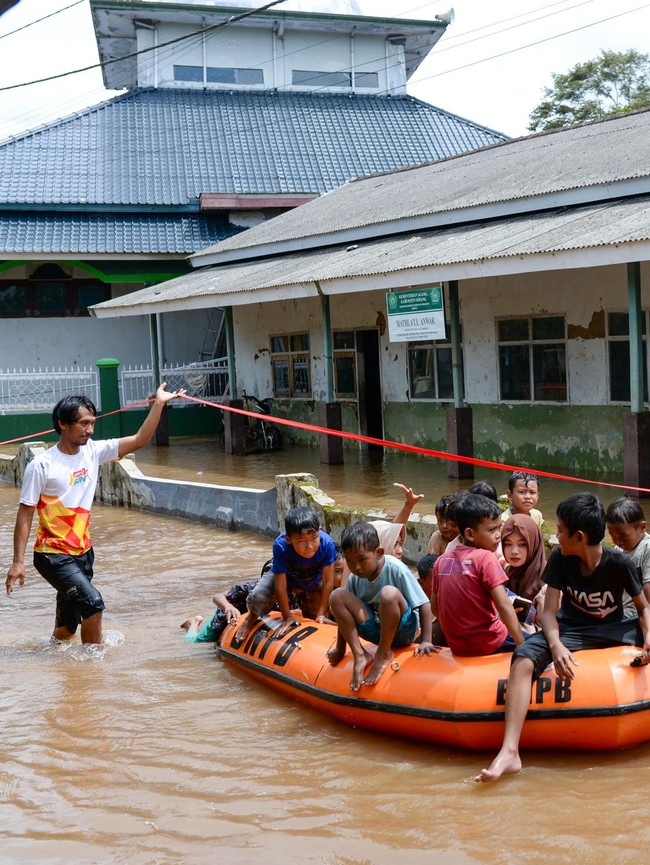 Banjir Kian Meluas, Enam Kecamatan di Serang Terendam
