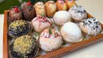 Cocok Jadi Hampers Natal, Bakery Ini Punya Bomboloni hingga Donat Mochi Enak