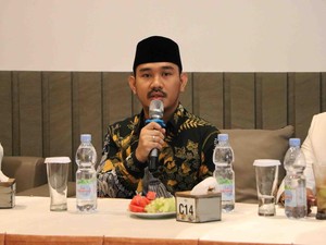 Profil Bupati Bekasi Ade Kuswara Kunang yang Kena OTT KPK
