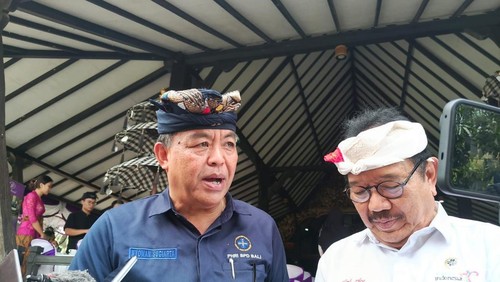 Ketua PHRI Bali, Tjokorda Oka Artha Ardhana Sukawati (kanan) didampingi Ketua PHRI Tabanan, I Nyoman Sugiarta. /Krisna Pradipta