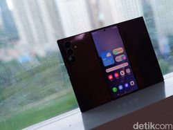 Bukan Buat Kaum Mendang-mending! Unboxing Samsung Galaxy Z TriFold