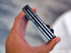 Bukan Buat Kaum Mendang-mending! Unboxing Samsung Galaxy Z TriFold