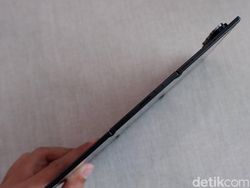 Bukan Buat Kaum Mendang-mending! Unboxing Samsung Galaxy Z TriFold