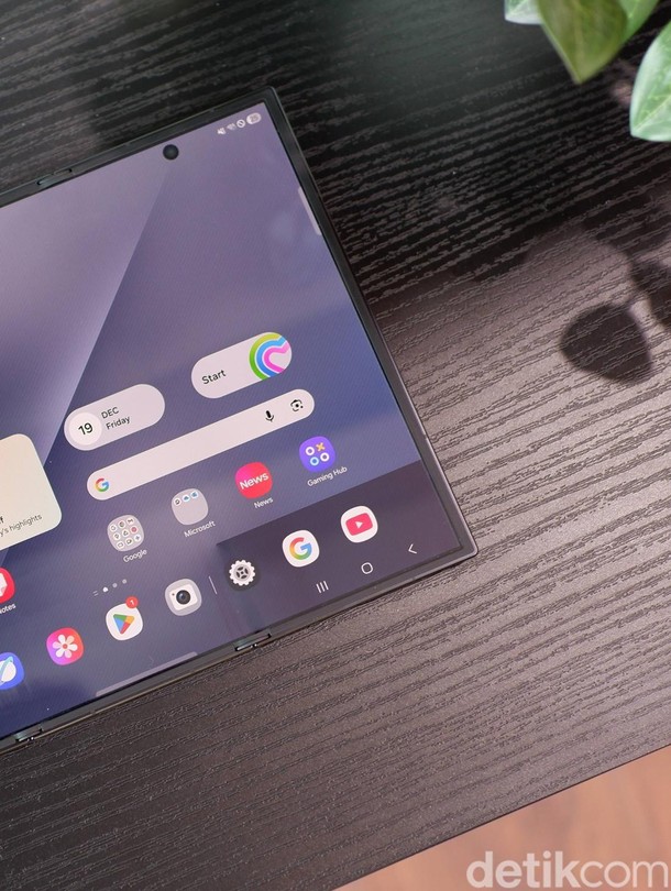 Hands-on Samsung Galaxy Z TriFold: Sensasi HP Lipat Tiga Rasa Tablet