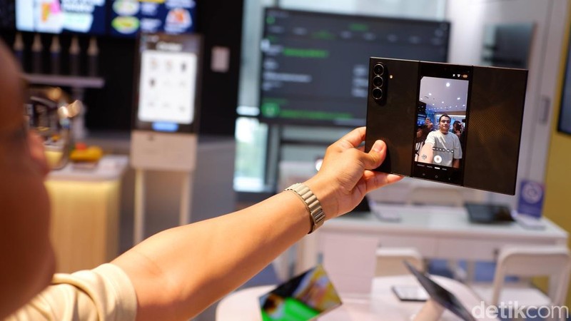 Samsung Galaxy Z TriFold