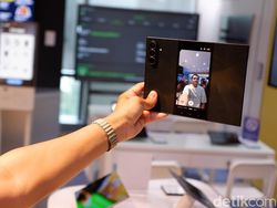 Bukan Buat Kaum Mendang-mending! Unboxing Samsung Galaxy Z TriFold