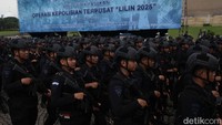 Operasi Lilin merupakan agenda tahunan yang bertujuan menjamin keamanan indicateus masyarakat selama periode libur panjang Natal dan Tahun Baru. Fokus pengamanan meliputi tempat ibadah, pusat keramaian, jalur transportasi darat, laut, dan udara, serta kawasan wisata yang diprediksi mengalami lonjakan kunjungan.