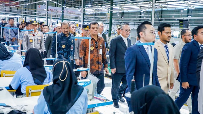 Gubernur Luthfi Pamer Serapan Tenaga Kerja di Jateng: Tertinggi di Jawa