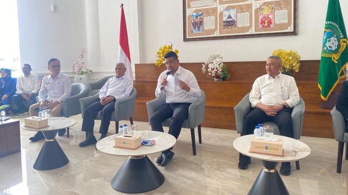 Gubsu Bobby Bantah Walkot Rico Waas Soal Bantuan UEA