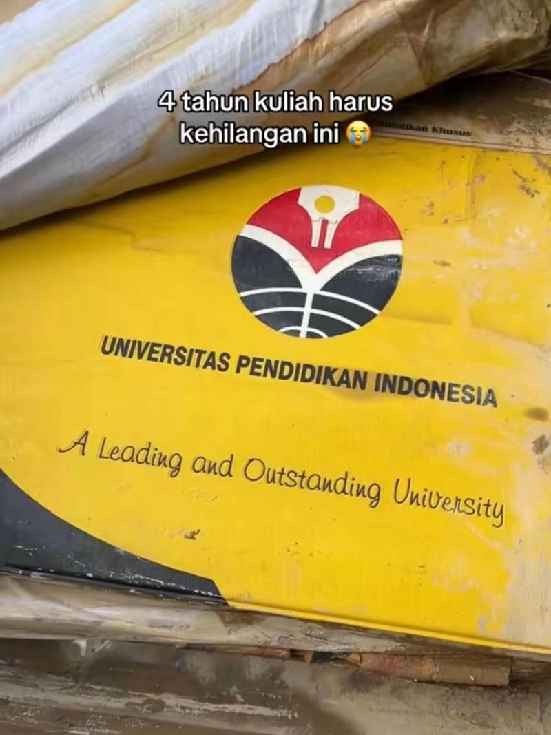 Viral Curhat Pria Korban Banjir Aceh: Rumah Penuh Lumpur, Ijazah Hancur