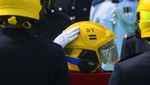 Isak Haru Iringi Pemakaman Petugas Pemadam Kebakaran Gugur di Hong Kong