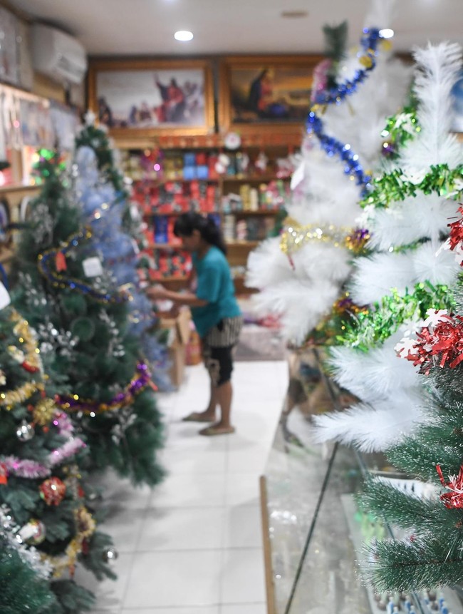 Jelang Natal, Penjualan Pernak-Pernik di Samarinda Lesu