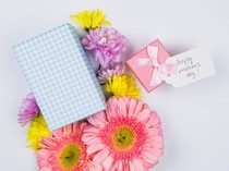 15 Ide Kado Hari Ibu yang Berkesan dan Penuh Cinta, Paling Cocok Dikasih Apa?