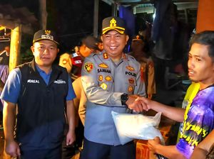 Cerita Kapolres Sukabumi Terjang Lumpur demi Kirim Bantuan Kebencanaan