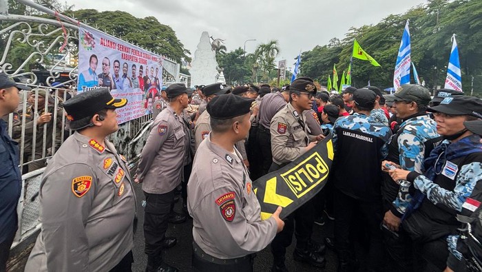 Buruh Demo di Pendopo Bupati Serang, Minta UMK Naik 12%