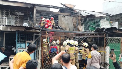 Penampakan Rumah Terbakar di Jakut Sebabkan 5 Orang Tewas