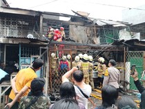 Penampakan Rumah Terbakar di Jakut Sebabkan 5 Orang Tewas
