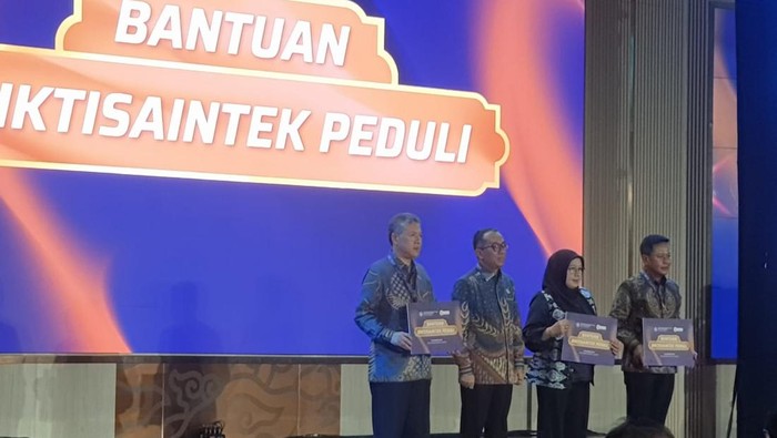 Kemdiktisaintek Salurkan Bantuan Bencana Sumatera, Beberkan Peran Kampus-kampus RI