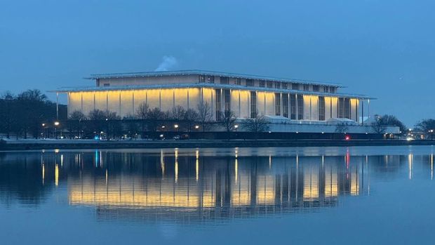 Kennedy Center merupakan gedung seni yang berada di Washington D.C, AS.