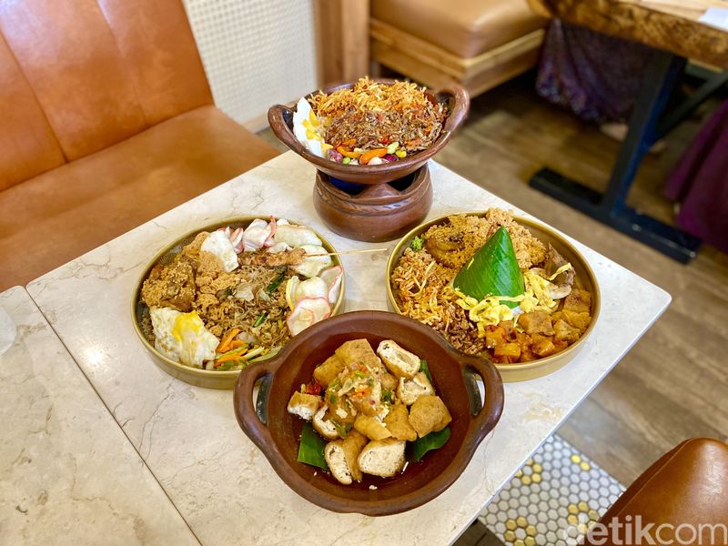 Kulineran di Tebet, Roemah Kraton Punya Nasi Campur dan Bakmi Goreng Sedap