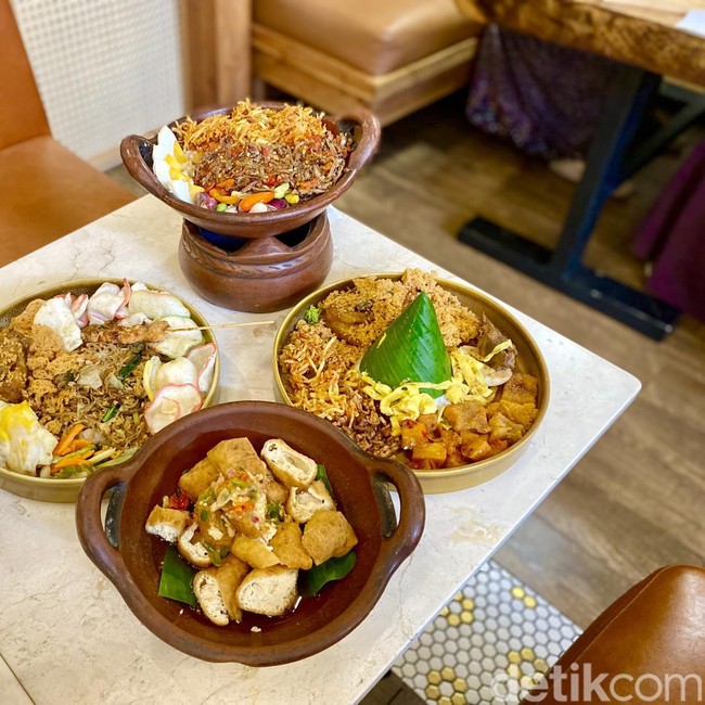 Kulineran di Tebet, Roemah Kraton Punya Nasi Campur dan Bakmi Goreng Sedap
