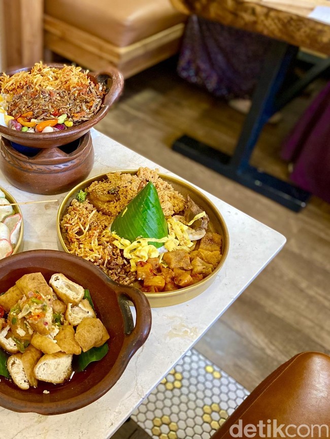 Kulineran di Tebet, Roemah Kraton Punya Nasi Campur dan Bakmi Goreng Sedap