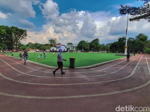 Menikmati Olahraga di Lapangan Upakarti Bandung