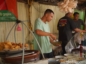 Lontong Balap Garuda Pak Budi yang Terus Eksis Sejak 1950-an