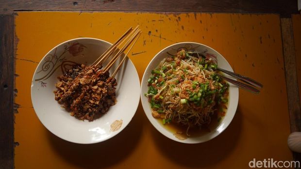 Lontong Balap Garuda Pak Budi