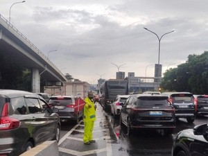 Macet di Tol Jakarta Tangerang, Buka Tutup di Exit Underpass Tomang Diterapkan