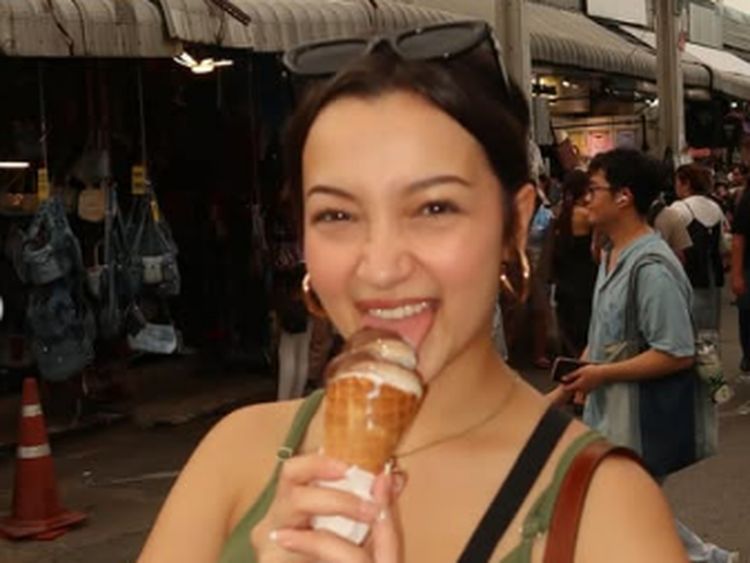 Megan Domani Asyik Kulineran di Thailand, Cicip Ketan Mangga dan Es Krim